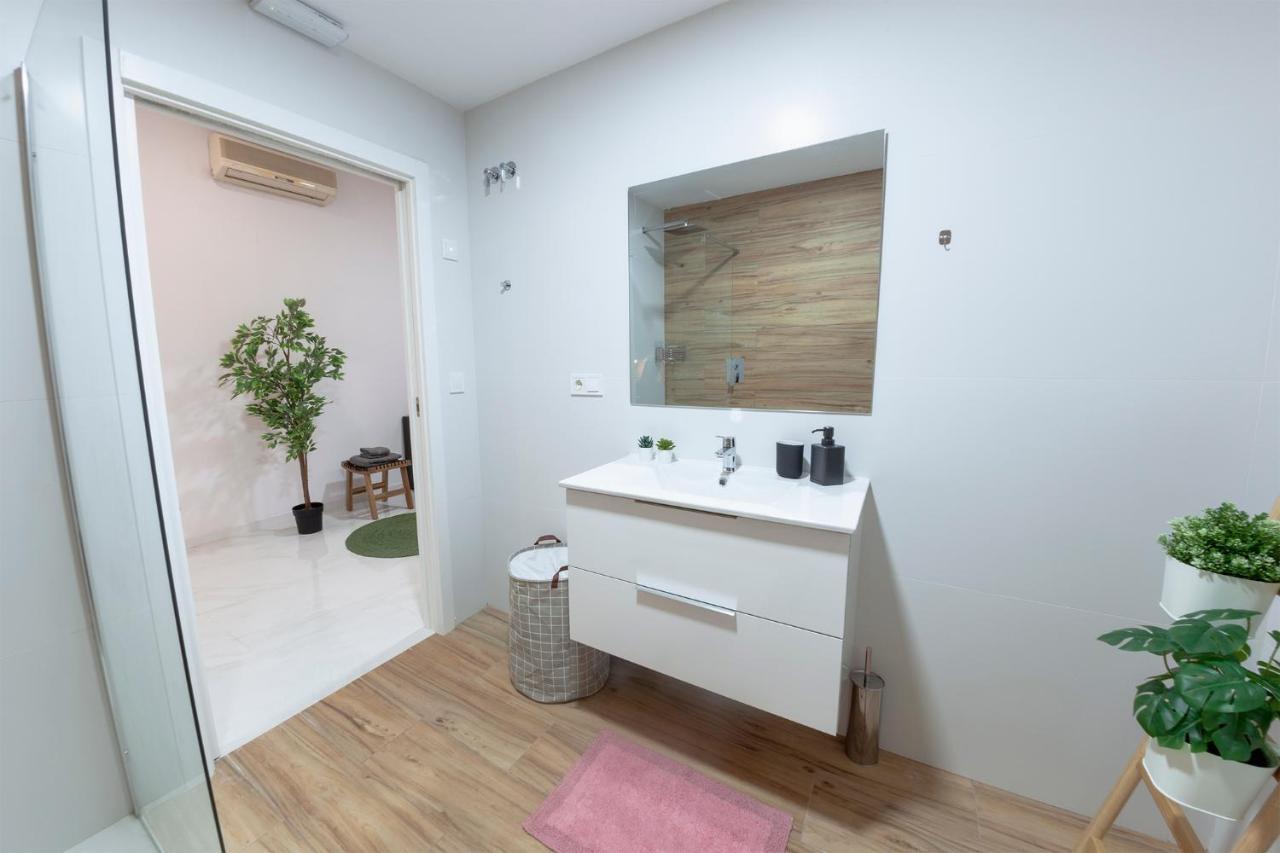 Digital Nomad Retreat 2 -Great Location Near Metro Apartment Valencia Bagian luar foto